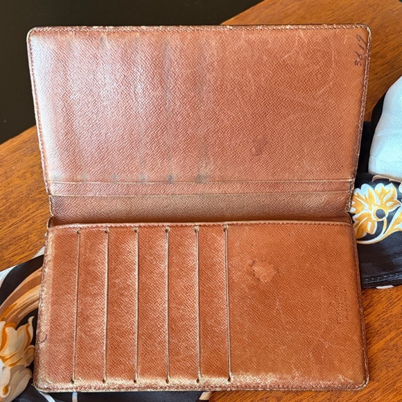 Louis Vuitton Monogram Wallet and Key Holder Set- Authentic - Picture 4 of 15